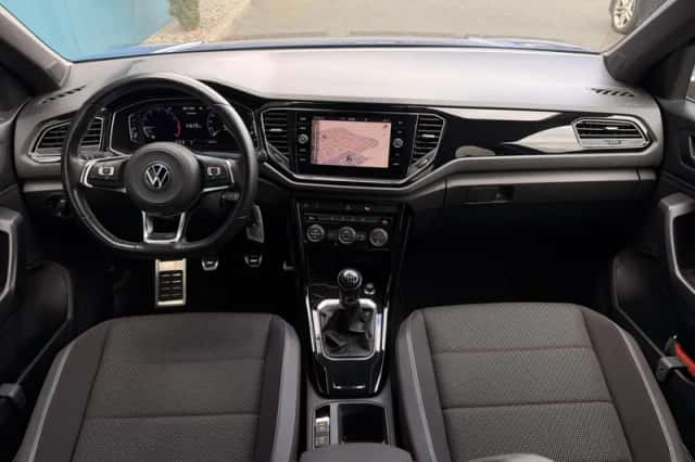 Volkswagen T-Roc (2022) thumbnail 3
