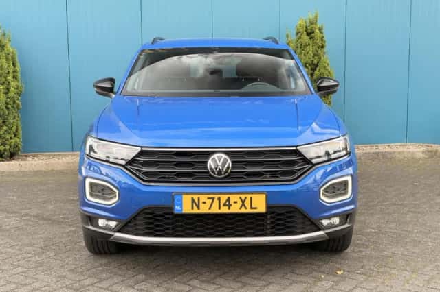 Volkswagen T-Roc (2022) thumbnail 4