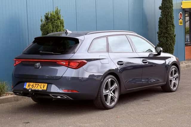 SEAT Leon Sportstourer (2022) thumbnail 2