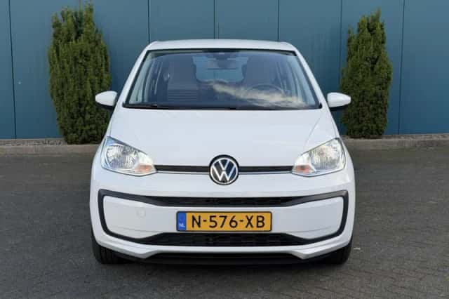 Volkswagen Up! (2021) thumbnail 4