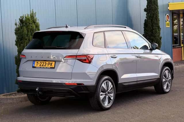 Škoda Karoq (2023) thumbnail 2