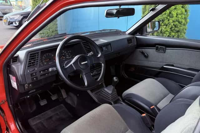 Nissan Sunny (1990) thumbnail 3