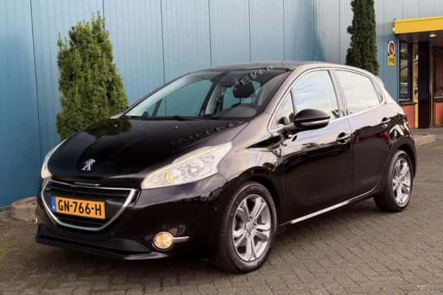 Peugeot 208 (2015) thumbnail 6