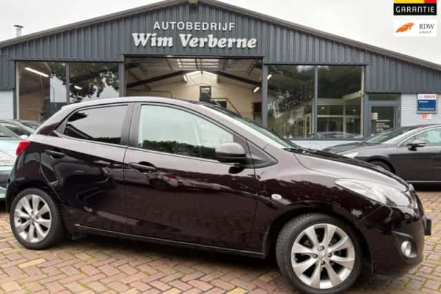 Mazda 2 (2013) thumbnail 1