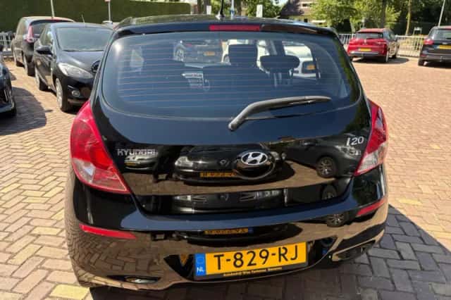 Hyundai i20 (2015) thumbnail 5