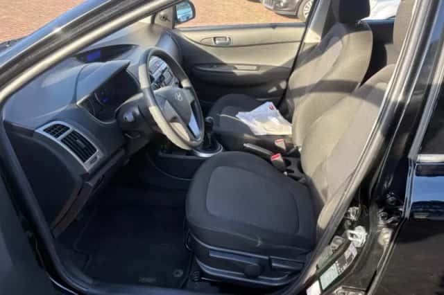 Hyundai i20 (2015) thumbnail 6