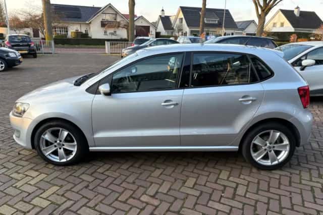 Volkswagen Polo (2011) thumbnail 4