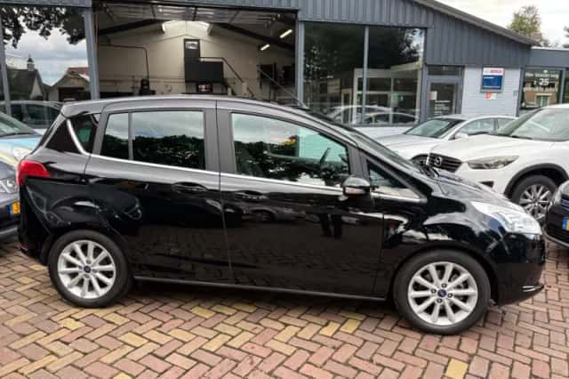 Ford B-Max (2017) thumbnail 2