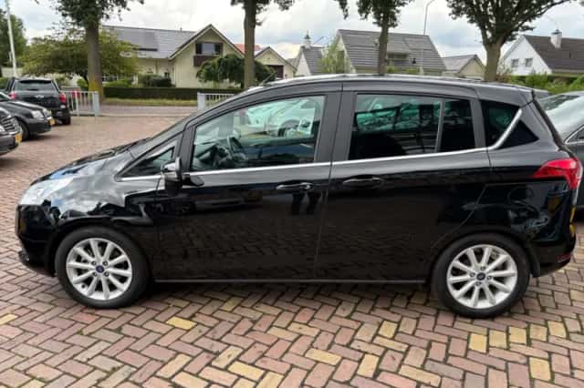 Ford B-Max (2017) thumbnail 4
