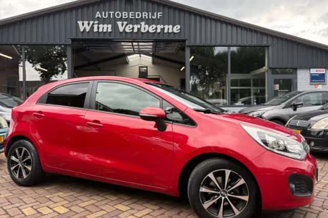 Kia Rio (2012) thumbnail 1