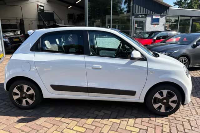Renault Twingo (2015) thumbnail 2