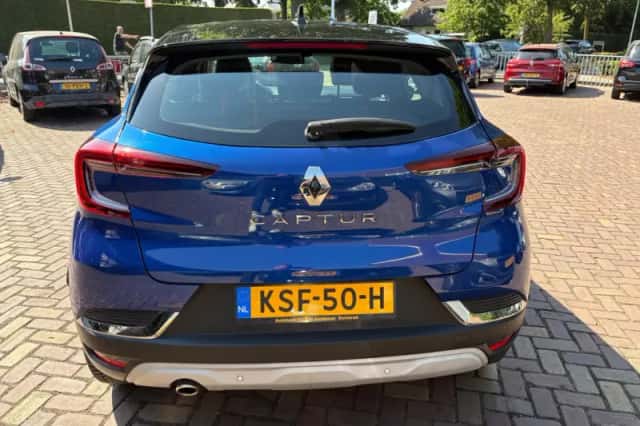 Renault Captur (2021) thumbnail 5