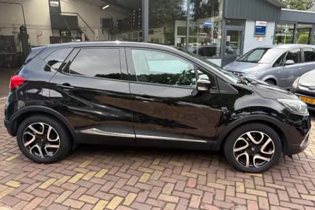 Renault Captur (2015) thumbnail 2