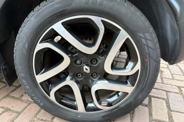 Renault Captur (2015) thumbnail 6