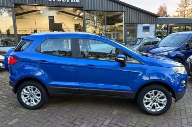 Ford EcoSport (2015) thumbnail 2