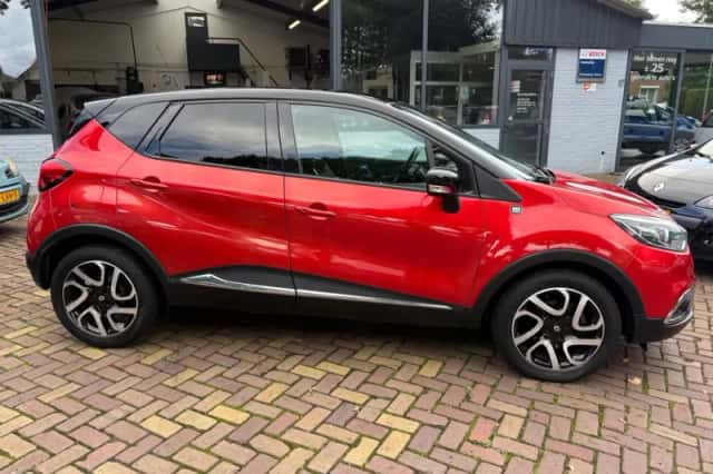 Renault Captur (2015) thumbnail 2