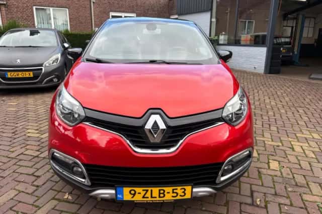 Renault Captur (2015) thumbnail 3