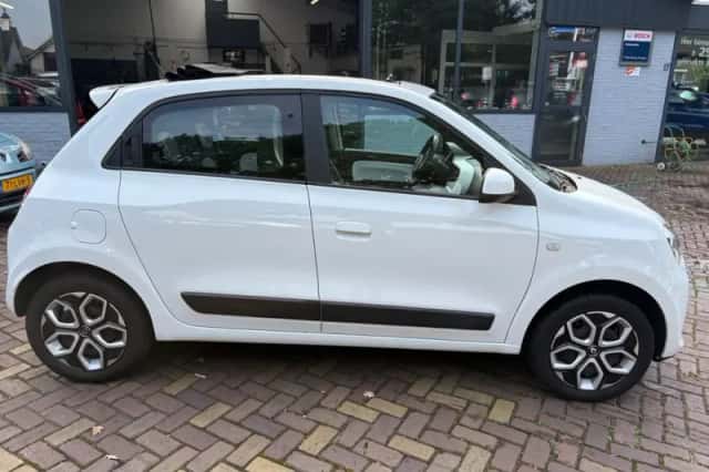 Renault Twingo (2015) thumbnail 2