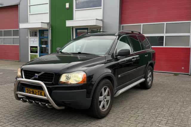 Volvo XC90 (2003) thumbnail 1