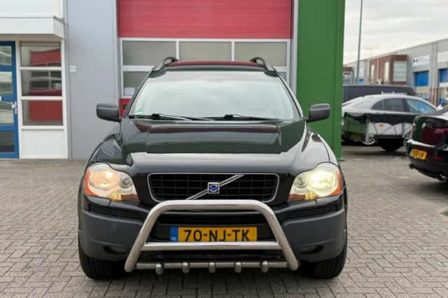Volvo XC90 (2003) thumbnail 2
