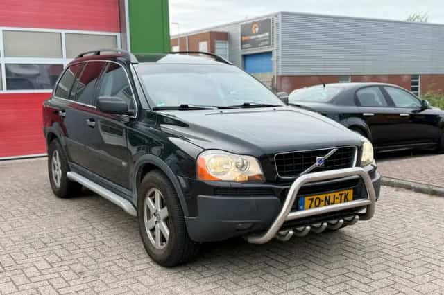 Volvo XC90 (2003) thumbnail 3