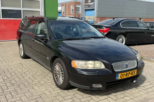 Volvo V70 (2005) thumbnail 3