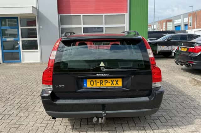 Volvo V70 (2005) thumbnail 5