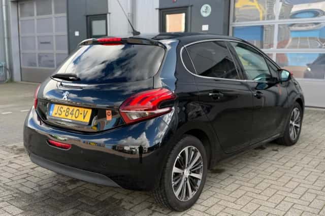 Peugeot 208 (2016) thumbnail 4