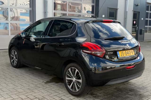 Peugeot 208 (2016) thumbnail 6