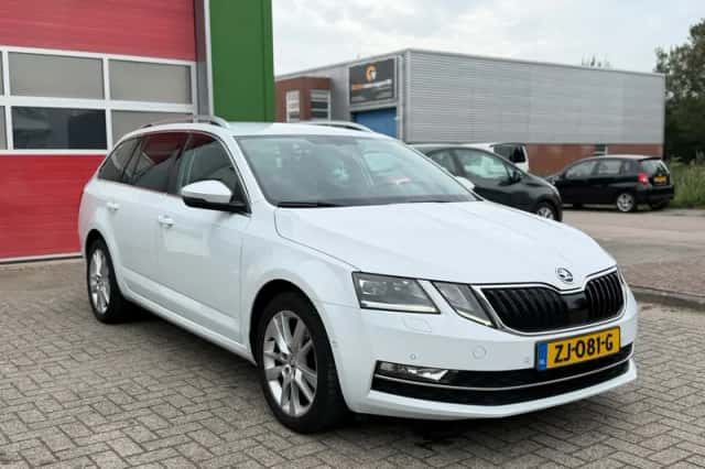 Škoda Octavia (2020) thumbnail 3