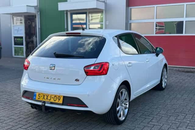 SEAT Ibiza (2015) thumbnail 6