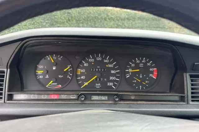 Mercedes-Benz 190-Serie (1989) thumbnail 6
