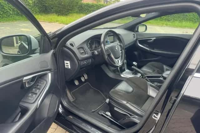 Volvo V40 (2015) thumbnail 2