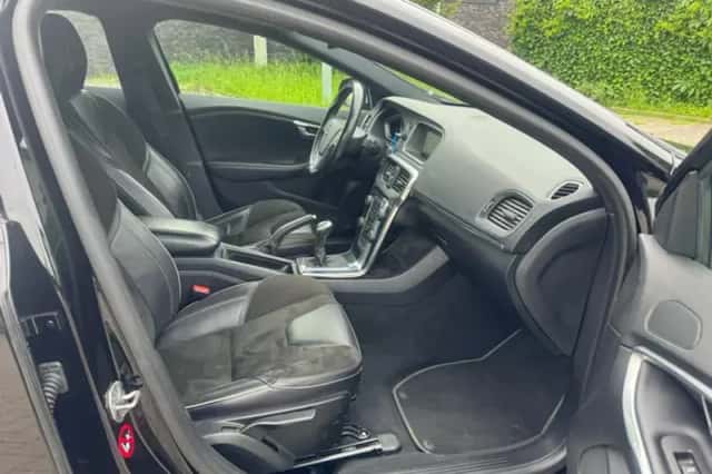 Volvo V40 (2015) thumbnail 3