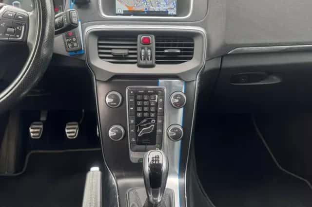 Volvo V40 (2015) thumbnail 5