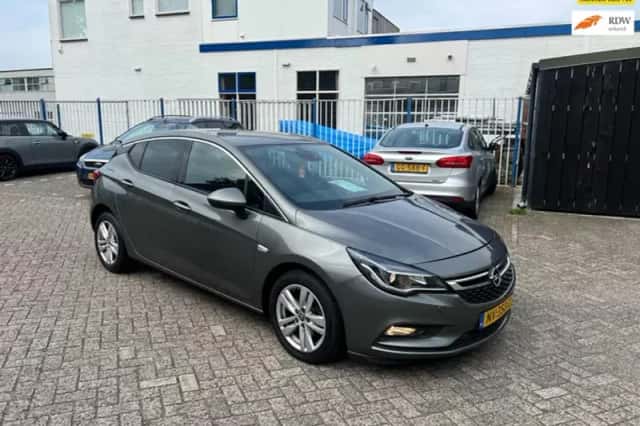 Opel Astra (2016) thumbnail 1
