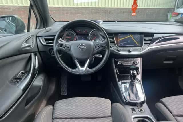 Opel Astra (2016) thumbnail 4