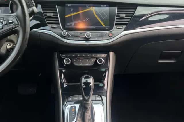 Opel Astra (2016) thumbnail 5