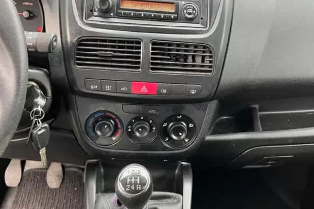 Opel Combo (2014) thumbnail 4