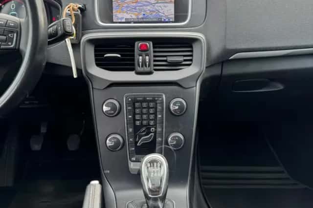 Volvo V40 (2012) thumbnail 5