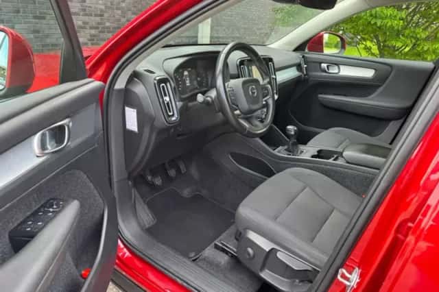 Volvo XC40 (2021) thumbnail 2