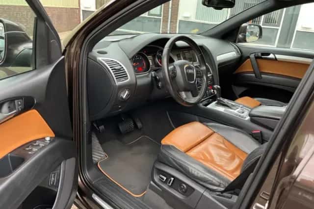 Audi Q7 (2011) thumbnail 2