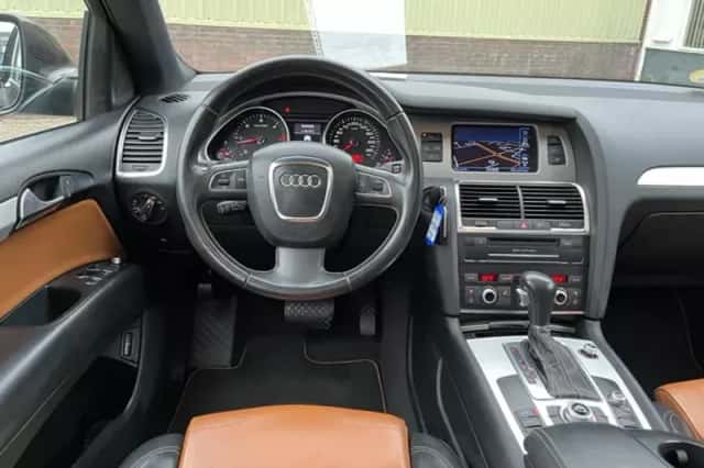 Audi Q7 (2011) thumbnail 4
