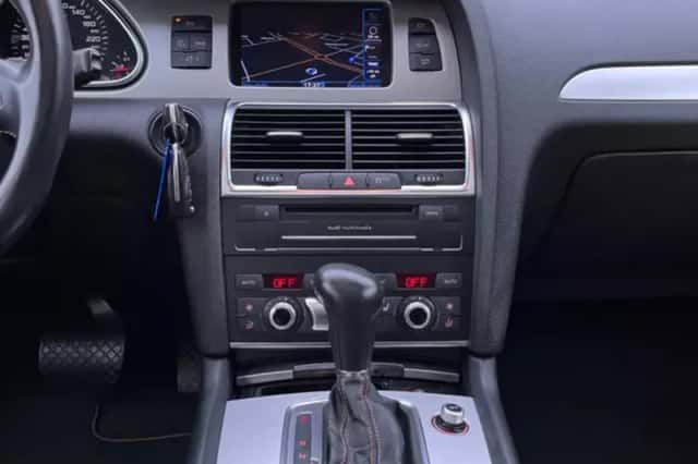 Audi Q7 (2011) thumbnail 5