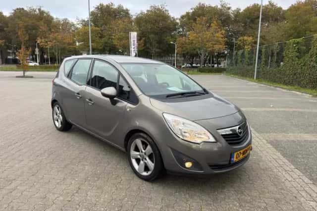 Opel Meriva (2010) thumbnail 1