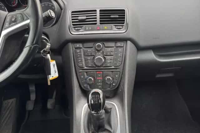 Opel Meriva (2010) thumbnail 5