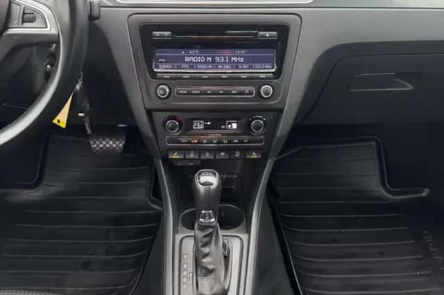 Škoda Rapid (2014) thumbnail 5