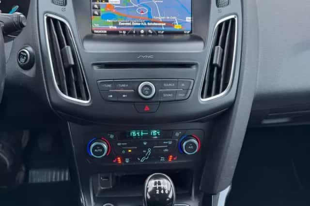 Ford Focus (2016) thumbnail 5
