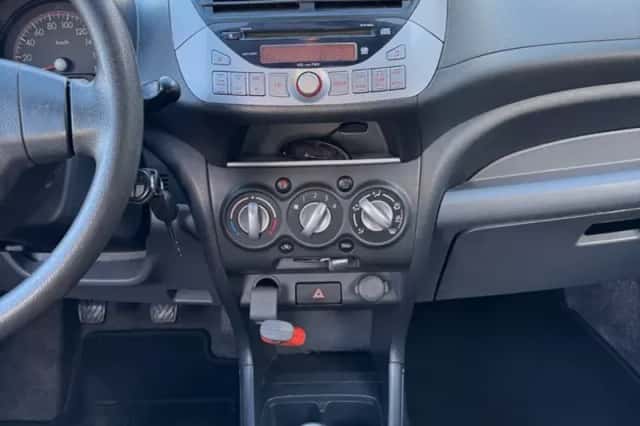 Suzuki Alto (2013) thumbnail 5