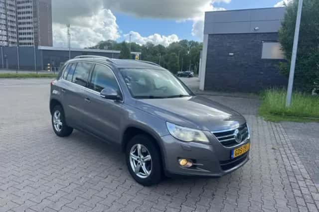 Volkswagen Tiguan (2009) thumbnail 1